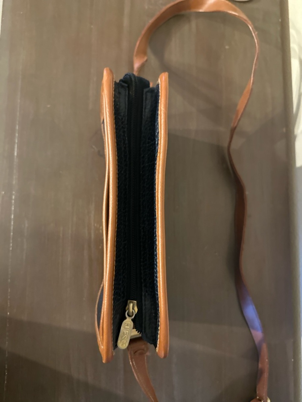 Vintage GUESS Navy and Brown Leather Bag - Picture 4 of 9